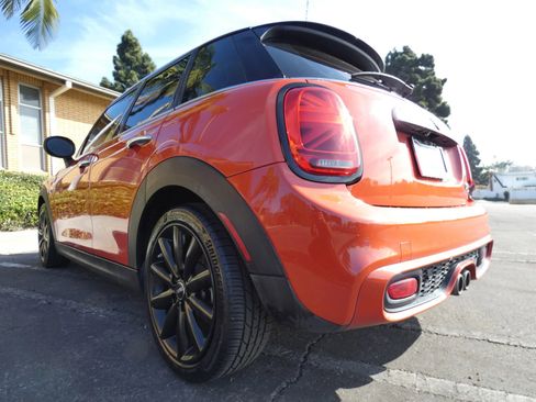 Used 2019 MINI Cooper S w/ Premium Package image 12