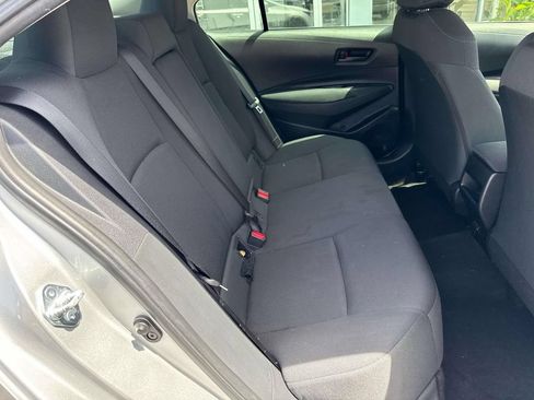 Used 2022 Toyota Corolla LE FWD image 9