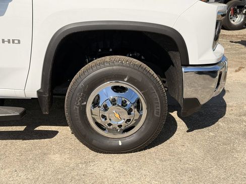 New 2026 Chevrolet Silverado 3500 LT w/ Convenience Package AWD/4WD image 12