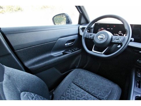 New 2026 Nissan Kicks SV w/ SV Premium Package image 6