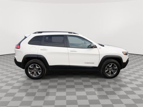 Used 2019 Jeep Cherokee Trailhawk image 4