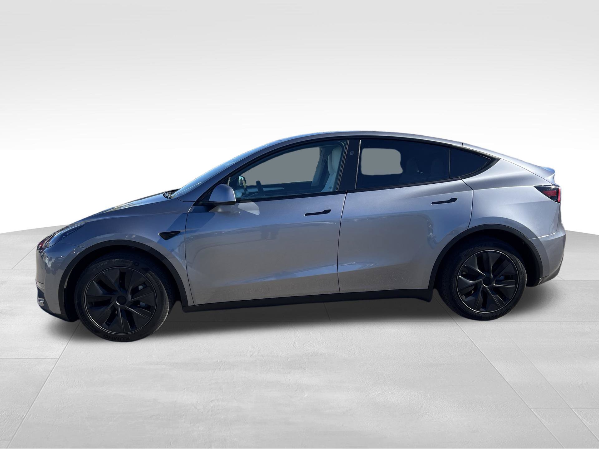 Used 2024 Tesla Model Y Long Range AWD/4WD image 8