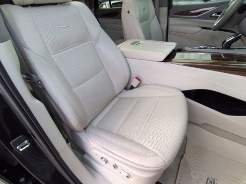 Used 2022 Cadillac Escalade Sport Platinum w/ LPO, Floor Liner Package image 21