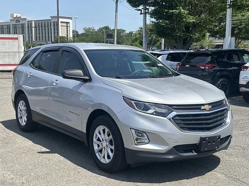 Used 2020 Chevrolet Equinox LS FWD image 1