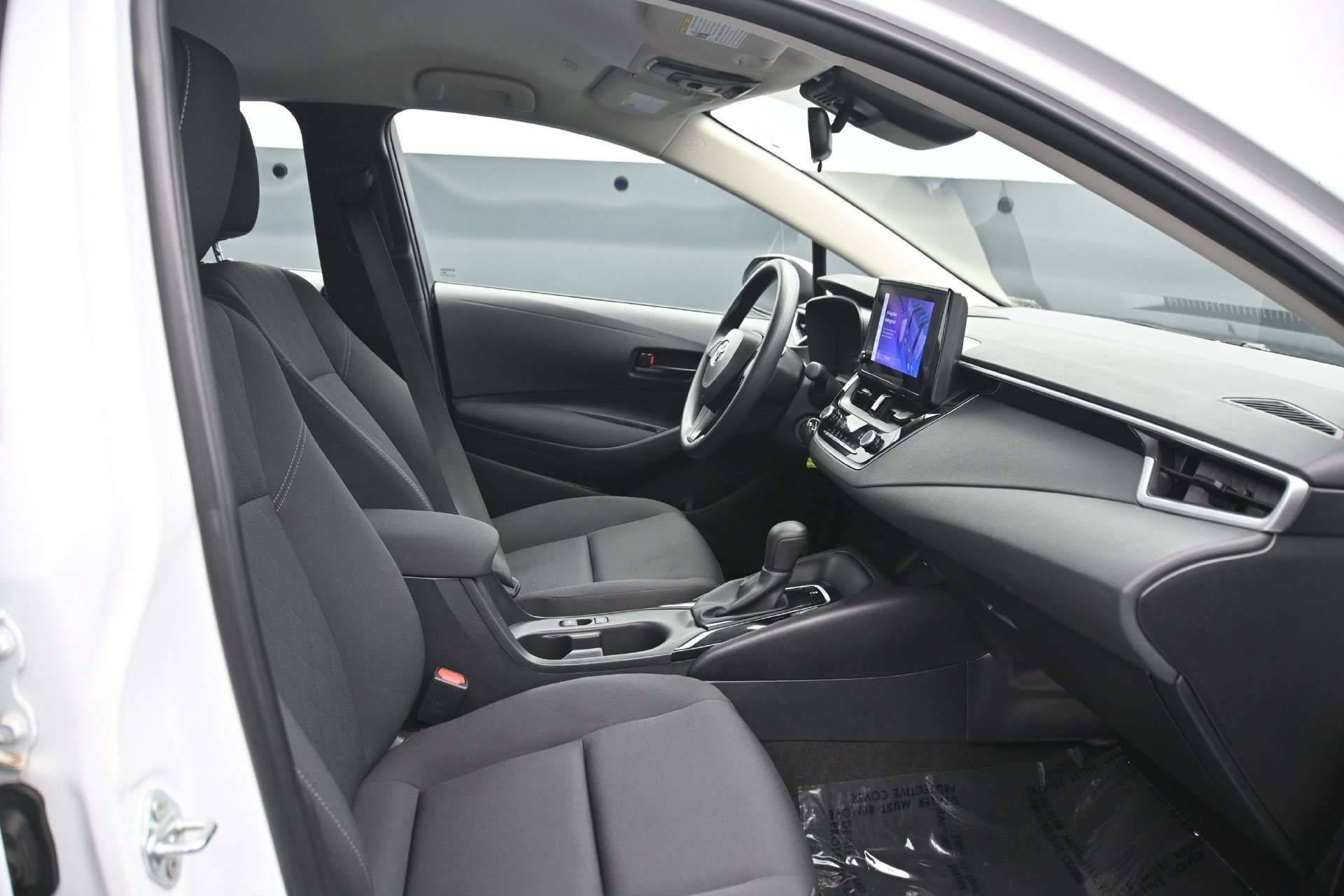 Used 2024 Toyota Corolla LE FWD image 13