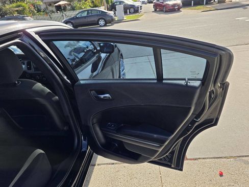 Used 2013 Dodge Charger SE image 13