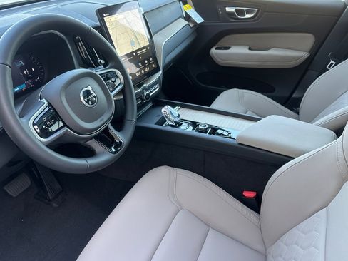 New 2026 Volvo XC60 B5 Plus w/ Climate Package PRO AWD/4WD image 9