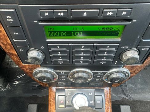 Used 2008 Land Rover LR2 SE image 24