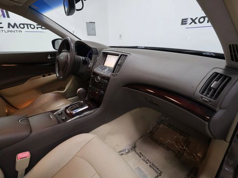 Used 2011 INFINITI G37 Journey w/ Premium Pkg image 34