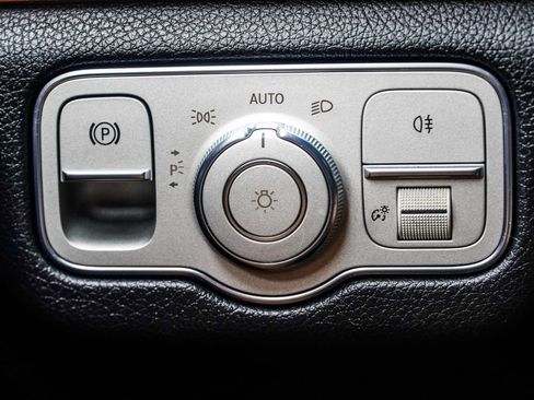 Used 2021 Mercedes-Benz GLS 450 4MATIC image 25