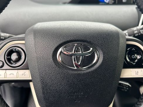 Used 2017 Toyota Prius Three image 29