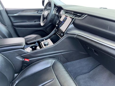 Used 2023 Jeep Grand Cherokee L Limited w/ Black Appearance Package image 9