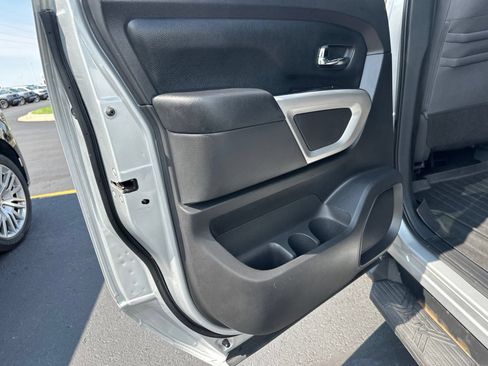 Used 2020 Nissan Titan SV w/ SV Convenience Package AWD/4WD image 26