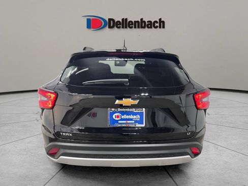 Used 2025 Chevrolet Trax LT w/ LT Convenience Package FWD image 4
