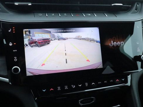 New 2026 Jeep Grand Cherokee Laredo image 6