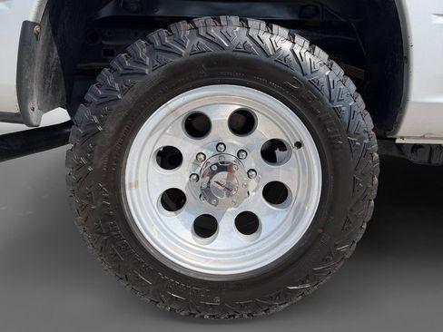 Used 2017 RAM 2500 Tradesman w/ Chrome Appearance Group AWD/4WD image 11