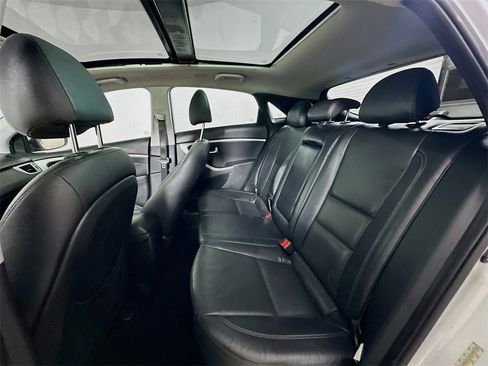 Used 2014 Hyundai Elantra GT w/ Option Group 03 image 17