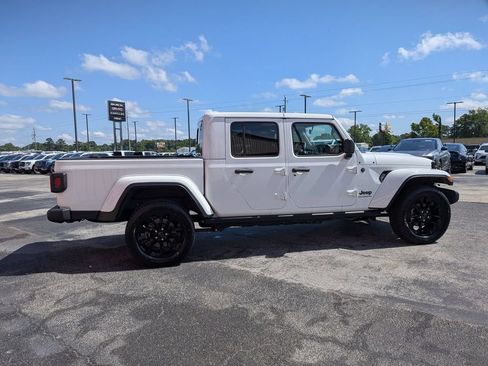 Used 2025 Jeep Gladiator Sport AWD/4WD image 5