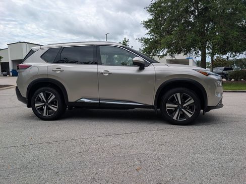 Used 2023 Nissan Rogue SL w/ SL Premium Package FWD image 10