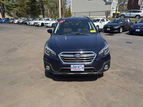 Used 2018 Subaru Outback 2.5i Touring image 3
