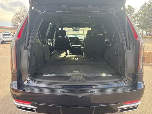Certified 2022 Cadillac Escalade Luxury image 19