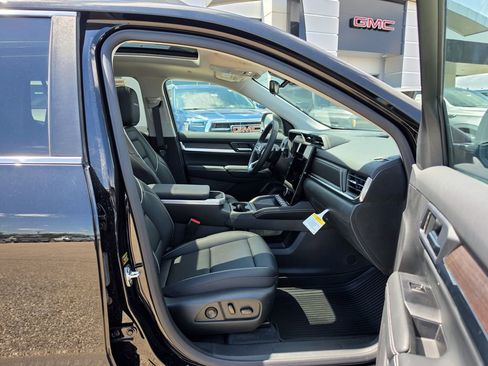 New 2026 GMC Terrain Denali w/ LPO, Floor Liner Package AWD/4WD image 33