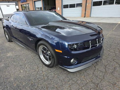 Used 2010 Chevrolet Camaro SS w/ LPO, Ground Effects Package image 9