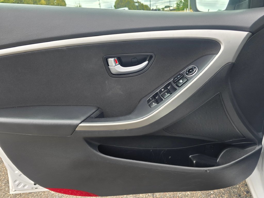 Used 2013 Hyundai Elantra GT w/ Touch & Go Pkg FWD image 12