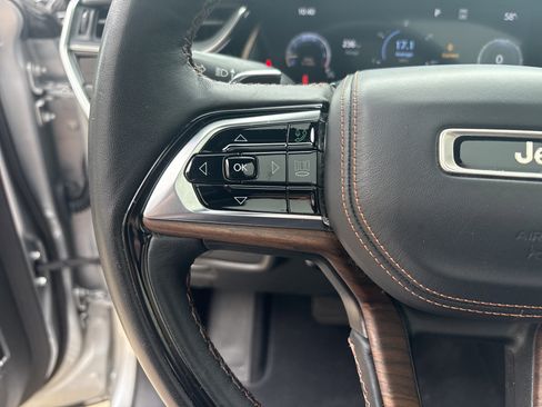Used 2022 Jeep Grand Cherokee Summit w/ Adv Protech Group IV AWD/4WD image 19
