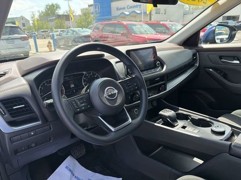Used 2023 Nissan Rogue SV AWD/4WD image 15