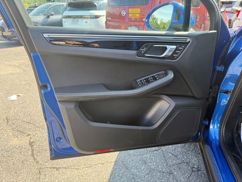 Used 2020 Porsche Macan image 22