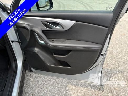 Used 2022 Chevrolet Blazer LT FWD image 32