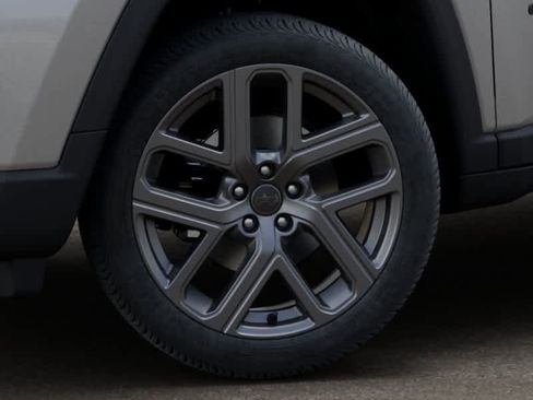 New 2025 Jeep Compass Limited w/ Sun & Sound Group image 8