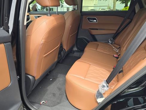 New 2026 Nissan Rogue Platinum AWD/4WD image 10
