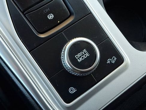 Certified 2022 Ford Explorer XLT w/ Equipment Group 202A image 26