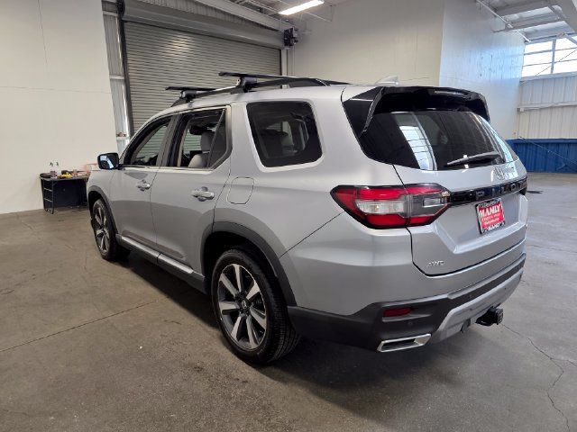 Used 2024 Honda Pilot Touring image 5