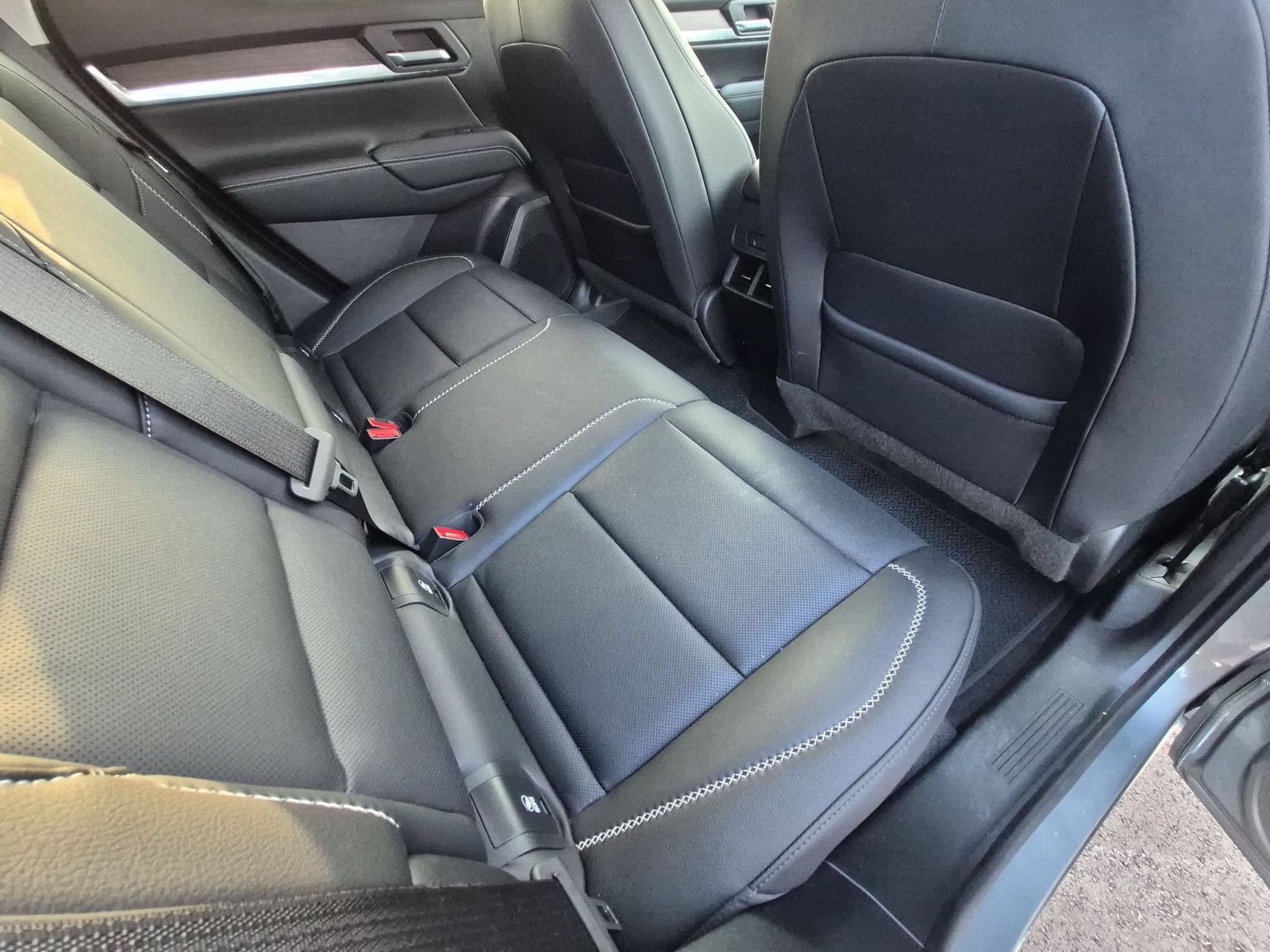Used 2026 GMC Terrain Denali AWD/4WD image 29
