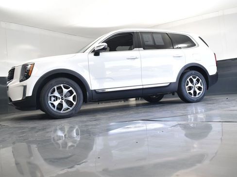 Used 2022 Kia Telluride EX image 23