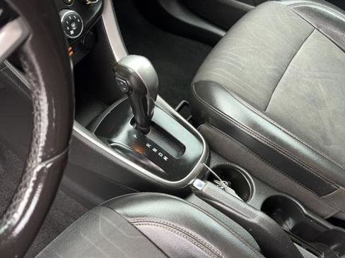 Used 2019 Chevrolet Trax LT w/ LT Convenience Package AWD/4WD image 14