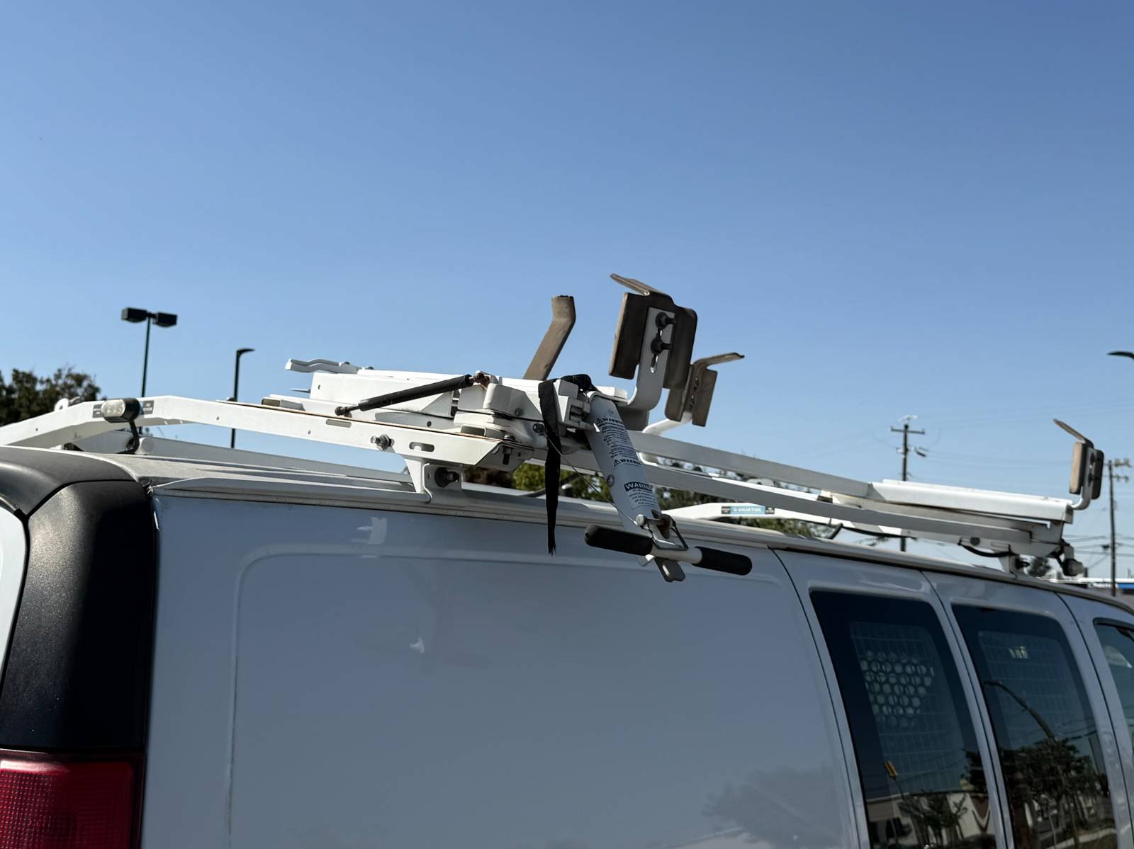 Used 2016 Chevrolet Express 2500 RWD image 38