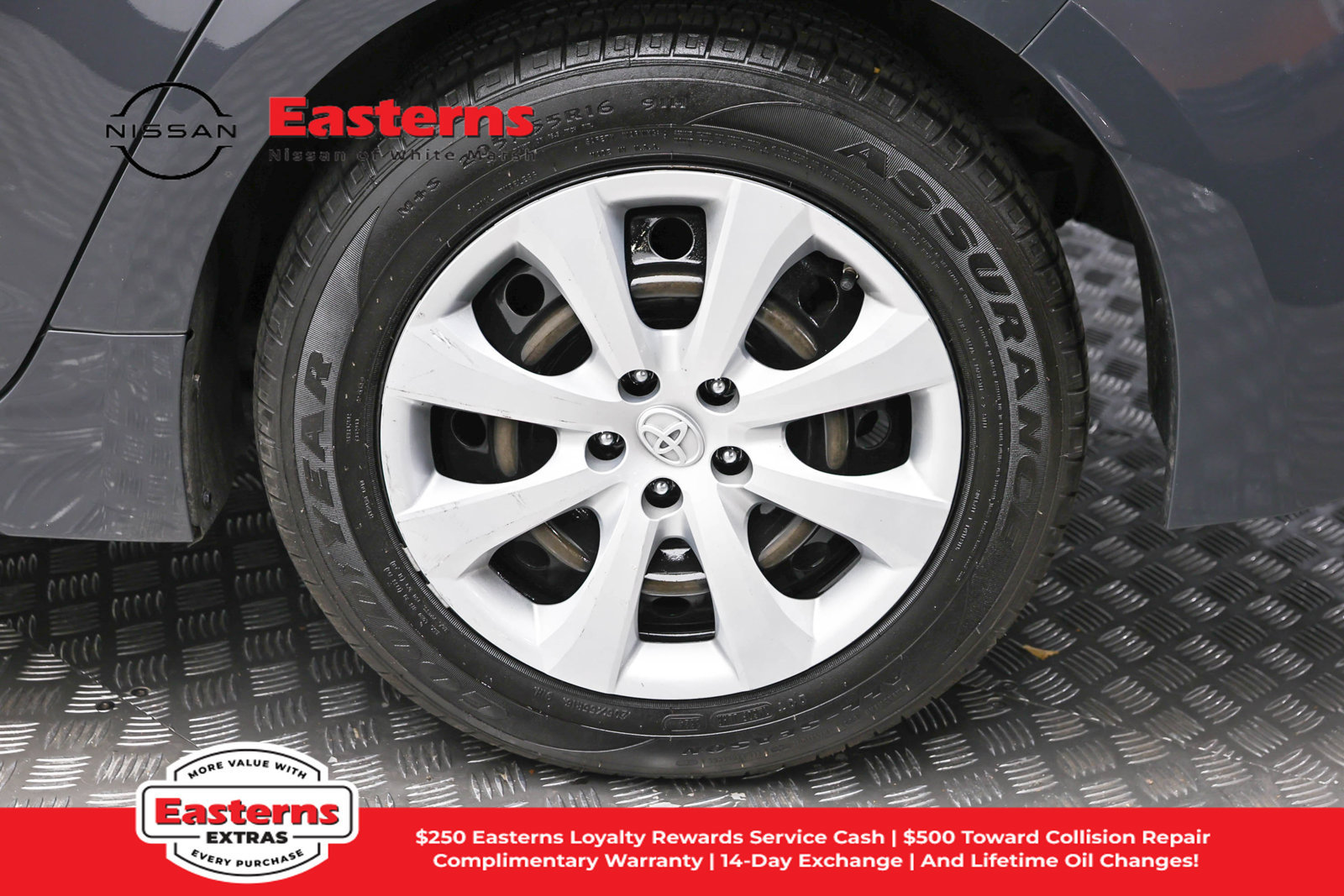 Used 2023 Toyota Corolla LE w/ Carpet Mat Package (TMS) FWD image 10