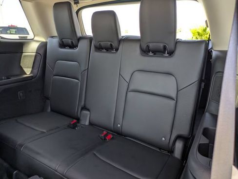 Certified 2025 Nissan Pathfinder SL w/ SL Premium Package FWD image 16