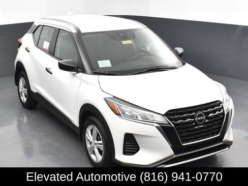 Used 2025 Nissan Kicks Play S FWD image 13