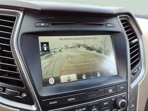 Used 2017 Hyundai Santa Fe Sport image 18