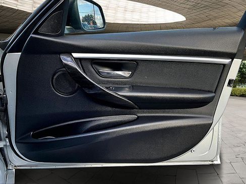 Used 2017 BMW 330i Sedan image 19