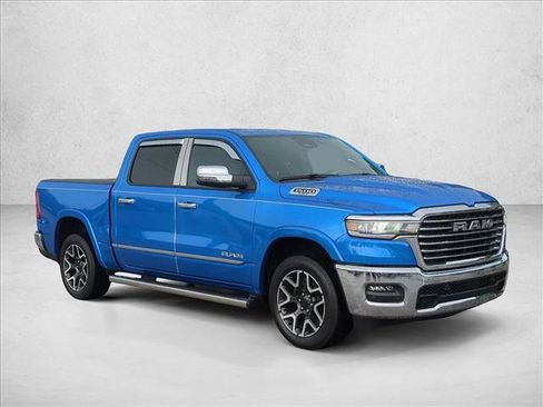Used 2025 RAM 1500 Laramie AWD/4WD image 3