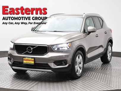 Used 2022 Volvo XC40 T4 Momentum