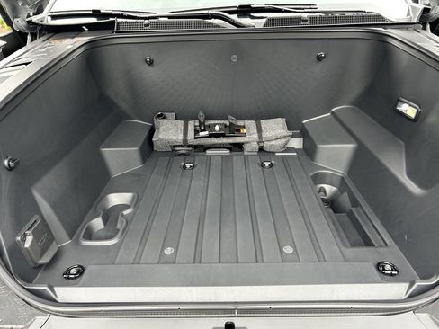 New 2026 Chevrolet Silverado EV W/T w/ LPO, Custom Package image 33