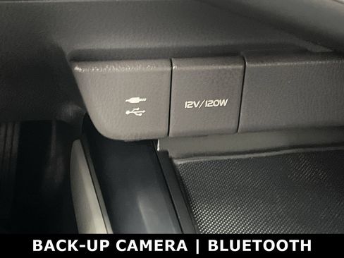 Used 2018 Toyota Camry SE image 19