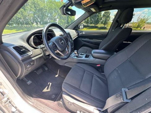 Used 2018 Jeep Grand Cherokee Laredo AWD/4WD image 20